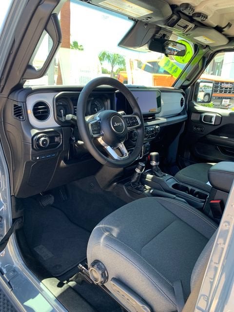 2025 Jeep Wrangler 4xe Sahara