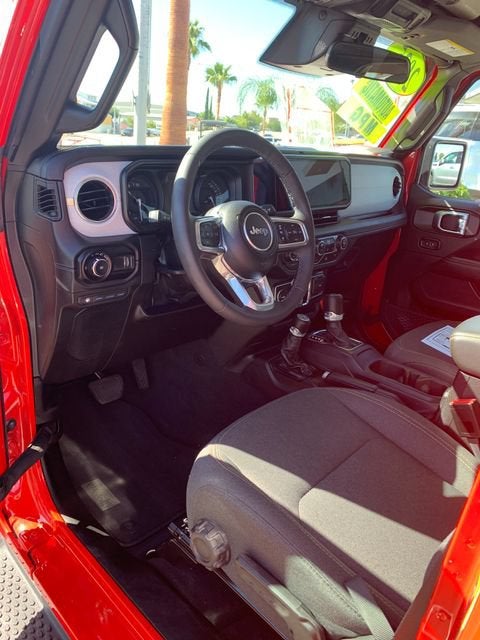 2025 Jeep Wrangler 4xe Sahara