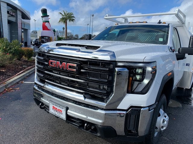 2026 GMC Sierra 3500 HD Chassis Cab Pro