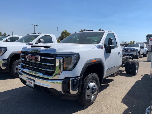 2026 GMC Sierra 3500 HD Chassis Cab SLE