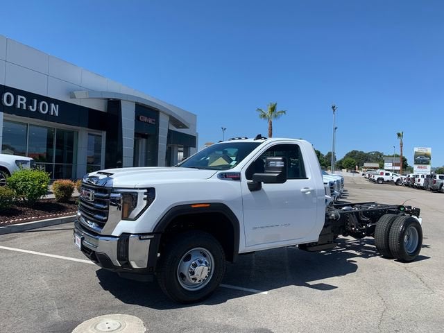 2026 GMC Sierra 3500 HD Chassis Cab SLE