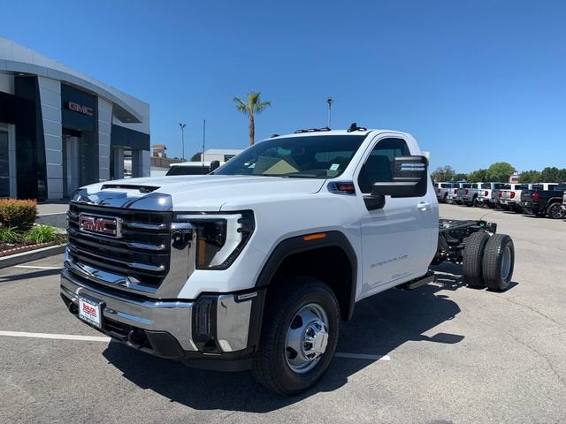 2026 GMC Sierra 3500 HD Chassis Cab SLE