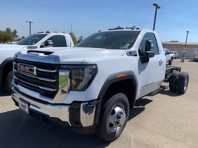 2026 GMC Sierra 3500 HD Chassis Cab SLE
