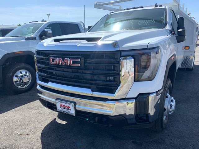 2026 GMC Sierra 3500 HD Chassis Cab Pro