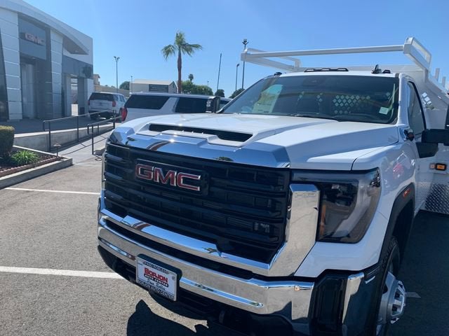 2026 GMC Sierra 3500 HD Chassis Cab Pro