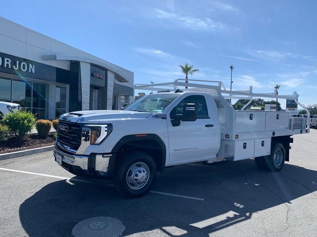 2026 GMC Sierra 4WD Regular Cab Chassis LWB Pro's photo
