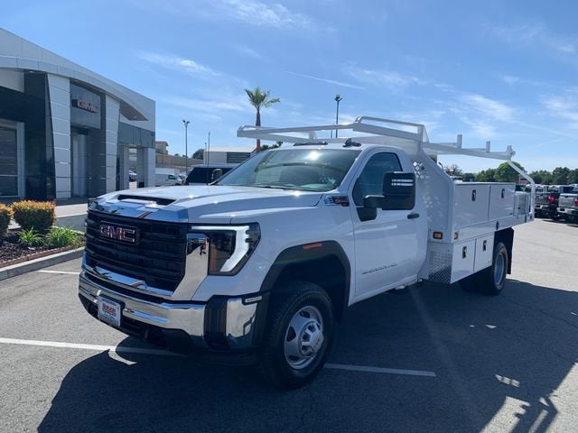2026 GMC Sierra 3500 HD Chassis Cab Pro