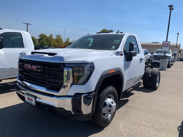 2026 GMC Sierra 3500 HD Chassis Cab Pro