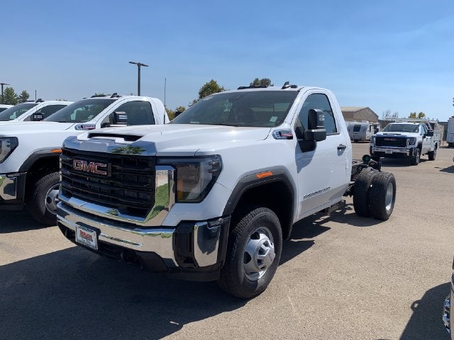 2026 GMC Sierra 3500 HD Chassis Cab Pro