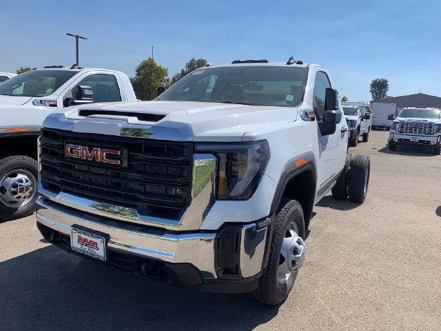 2026 GMC Sierra 3500 HD Chassis Cab Pro