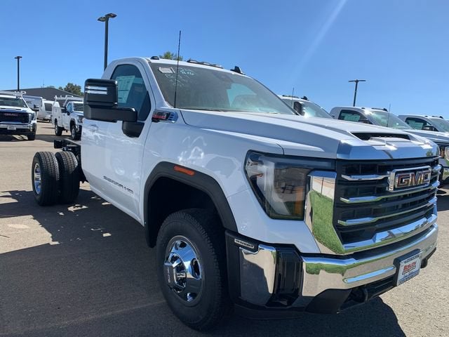 2026 GMC Sierra 3500 HD Chassis Cab SLE