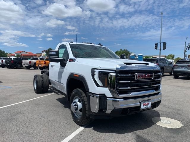 2026 GMC Sierra 3500 HD Chassis Cab SLE