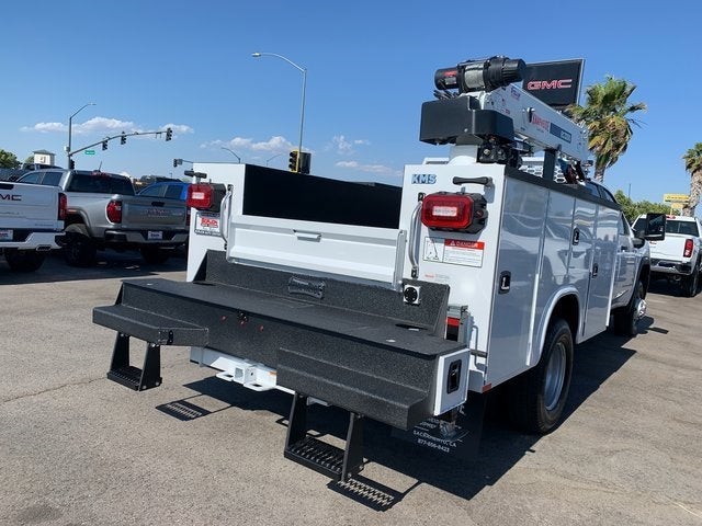 2025 GMC Sierra 3500 HD Chassis Cab Pro