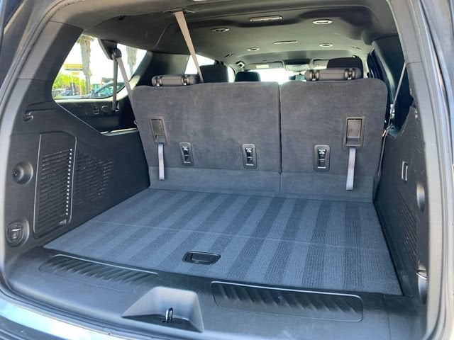 2023 Chevrolet Suburban LS