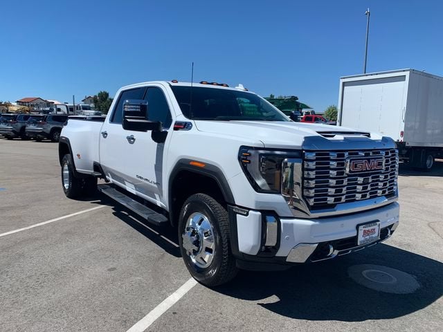 2026 GMC Sierra 3500 HD Denali DRW