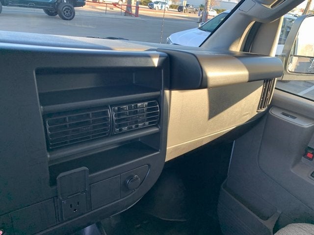 2025 GMC Savana Cargo 2500 Work Van