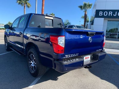 2022 Nissan TITAN Crew Cab SV 4x4