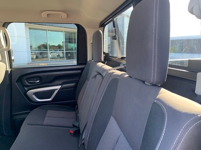 2022 Nissan TITAN Crew Cab SV 4x4