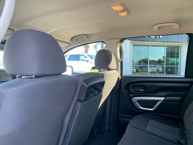 2022 Nissan TITAN Crew Cab SV 4x4