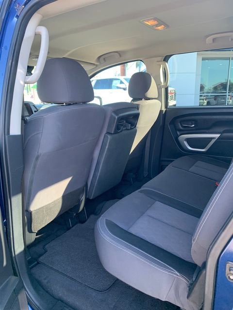 2022 Nissan TITAN Crew Cab SV 4x4