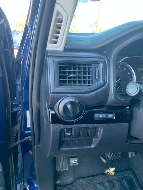 2022 Nissan TITAN Crew Cab SV 4x4