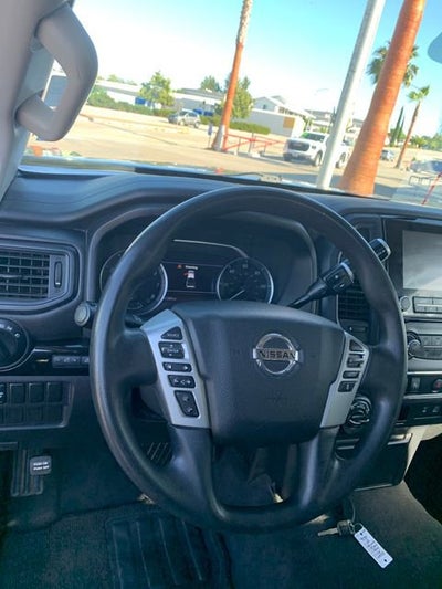 2022 Nissan TITAN Crew Cab SV 4x4
