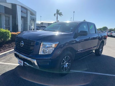 2022 Nissan TITAN Crew Cab SV 4x4