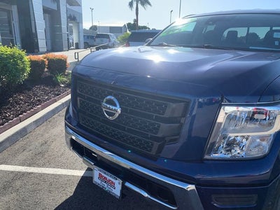 2022 Nissan TITAN Crew Cab SV 4x4