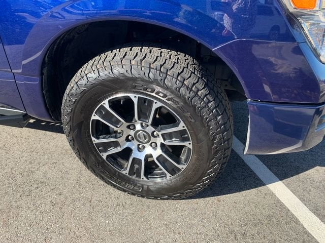 2022 Nissan TITAN Crew Cab SV 4x4