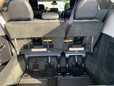 2018 Toyota Sienna SE 8 Passenger