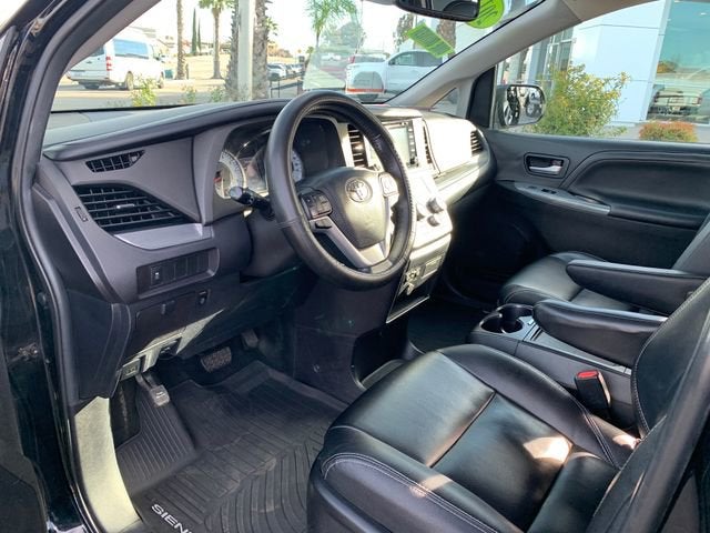 2018 Toyota Sienna SE 8 Passenger