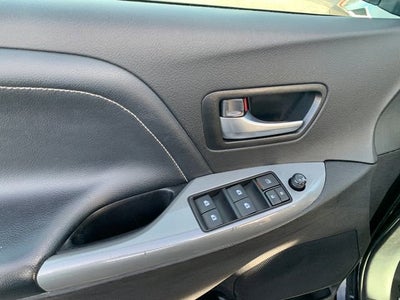 2018 Toyota Sienna SE 8 Passenger
