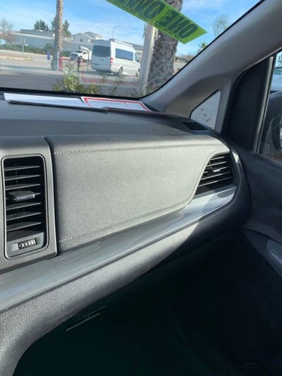 2018 Toyota Sienna SE 8 Passenger