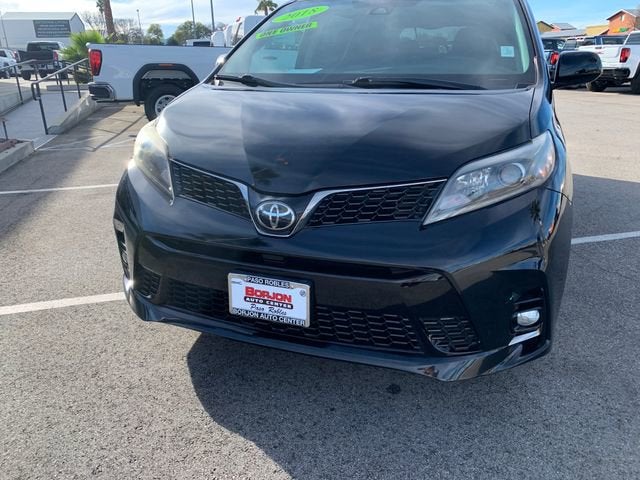 2018 Toyota Sienna SE 8 Passenger