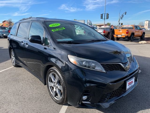 2018 Toyota Sienna SE 8 Passenger
