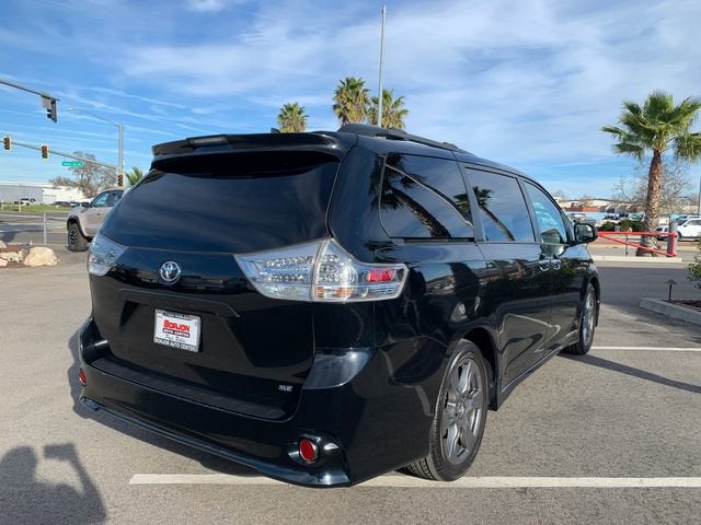 2018 Toyota Sienna SE 8 Passenger