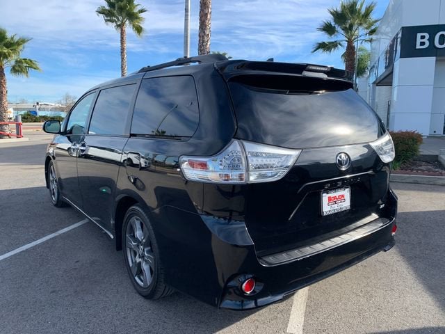 2018 Toyota Sienna SE 8 Passenger
