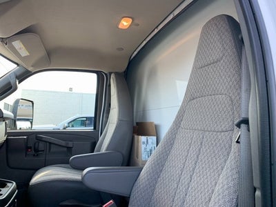 2024 GMC Savana Cutaway 3500 1WT