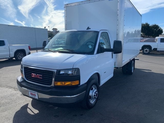 2024 GMC Savana Cutaway 3500 1WT