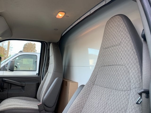 2024 GMC Savana Cutaway 3500 1WT