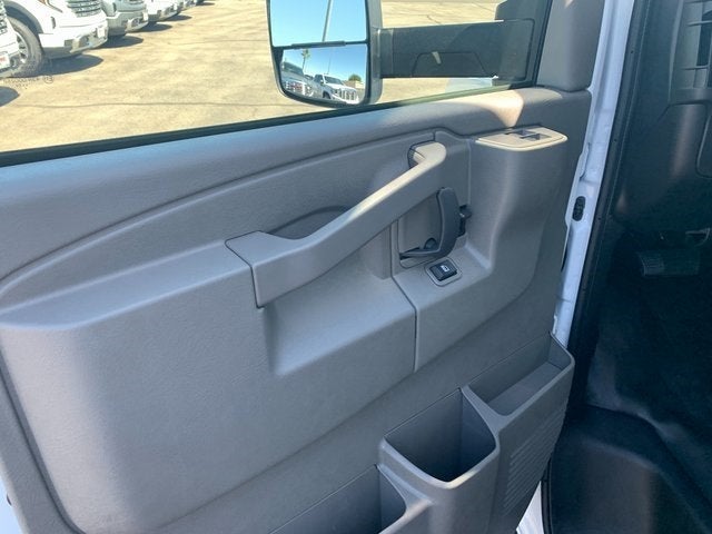 2024 GMC Savana Cutaway 3500 1WT