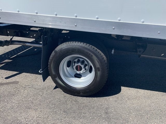 2024 GMC Savana Cutaway 3500 1WT