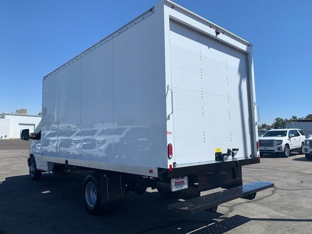 2024 GMC Savana Cutaway 3500 1WT