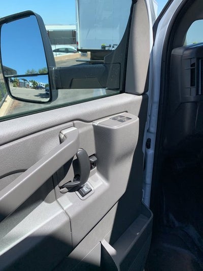 2025 GMC Savana Cutaway 3500 1WT