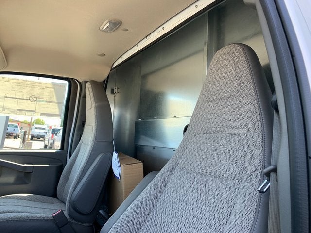 2025 GMC Savana Cutaway 3500 1WT