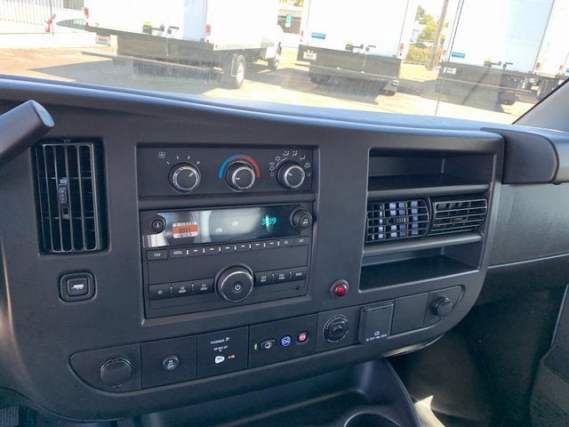 2025 GMC Savana Cutaway 3500 1WT