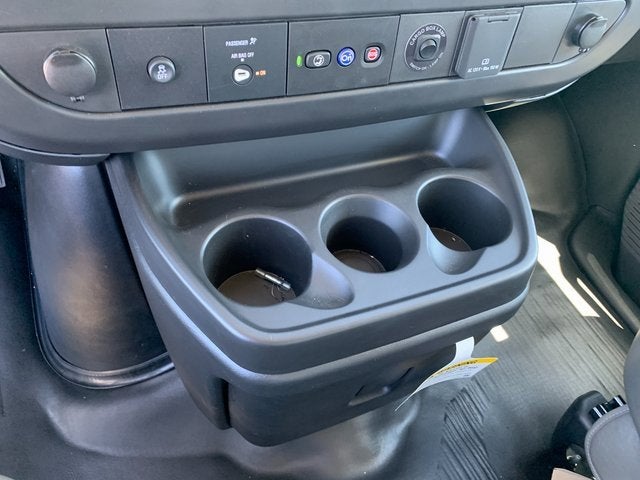 2025 GMC Savana Cutaway 3500 1WT