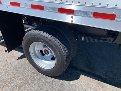 2025 GMC Savana Cutaway 3500 1WT